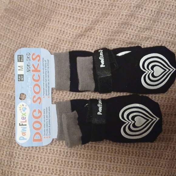 PawFlex 4pc Medium dog socks with 4 velcro bands NWT - Picture 3 of 6